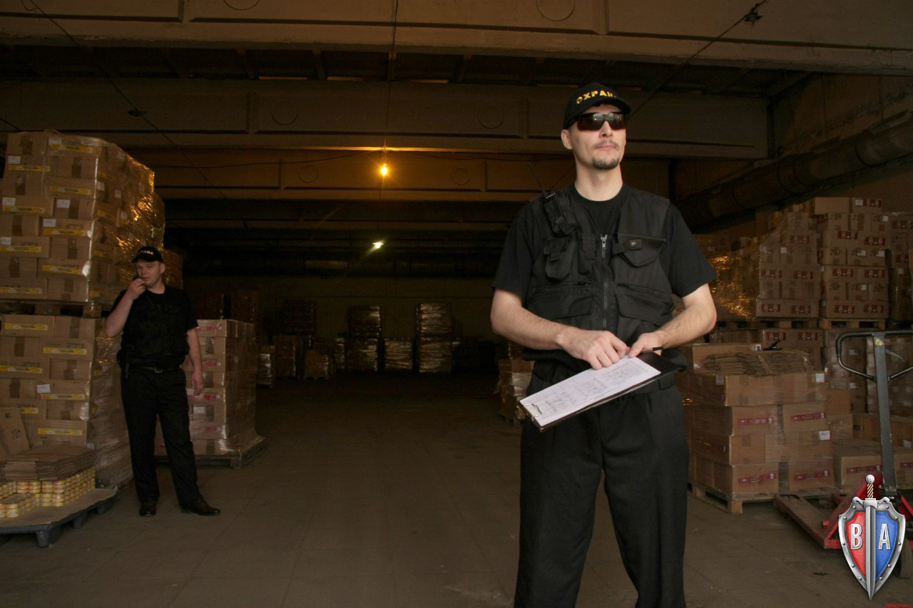 Охрана склада. Охранять склад властелин. Сторож склада. Охрана склада. Охранник склада.